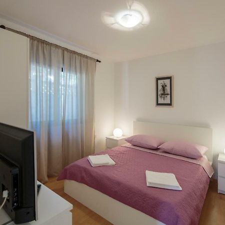 Apartmani Jordana Комижа Экстерьер фото