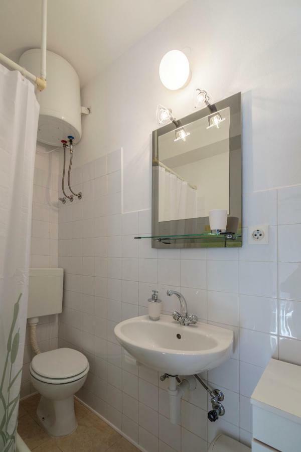 Apartmani Jordana Комижа Экстерьер фото