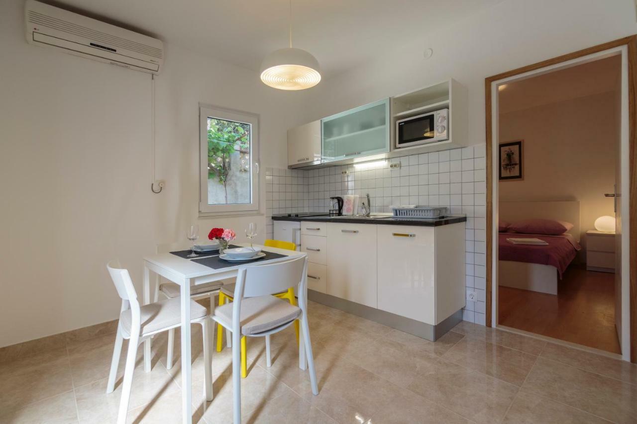 Apartmani Jordana Комижа Экстерьер фото