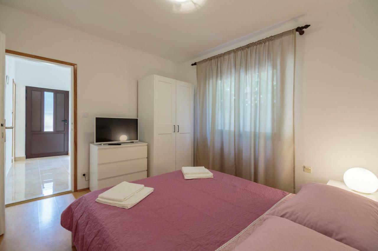Apartmani Jordana Комижа Экстерьер фото